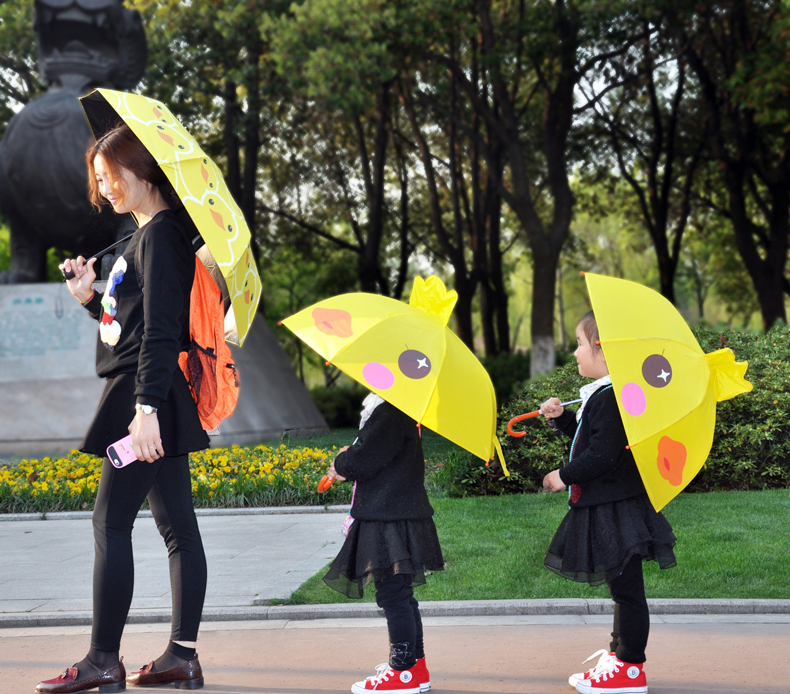 大黃鴨親子傘創意兒童晴雨傘卡通傘黑膠銀膠防曬傘女防紫外線促銷